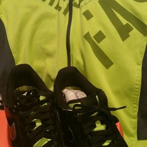 Combo.SNEAKERS AND JACKET